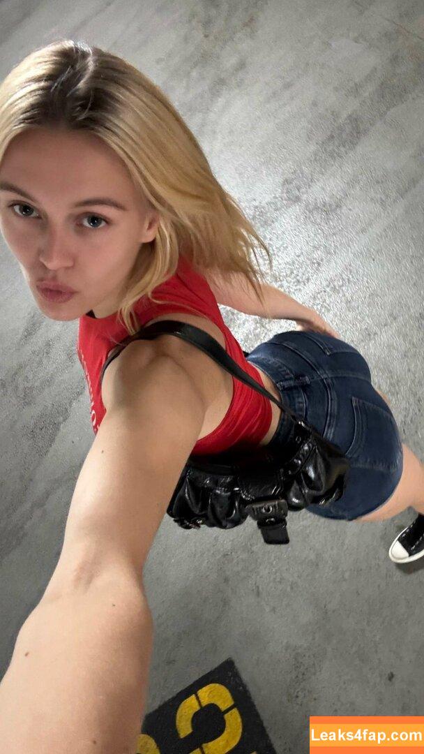 Vera Dijkmans / Veradijkmansofficial / veradijkmans leaked photo photo #1000