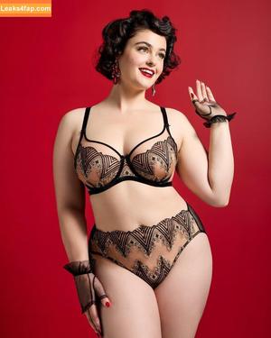 Stefania Ferrario фото #0018