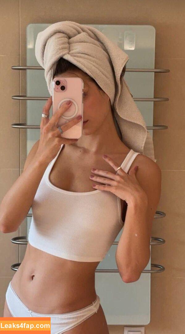 girlylana / lanaapriivat / lanalovespenguins leaked photo photo #0013