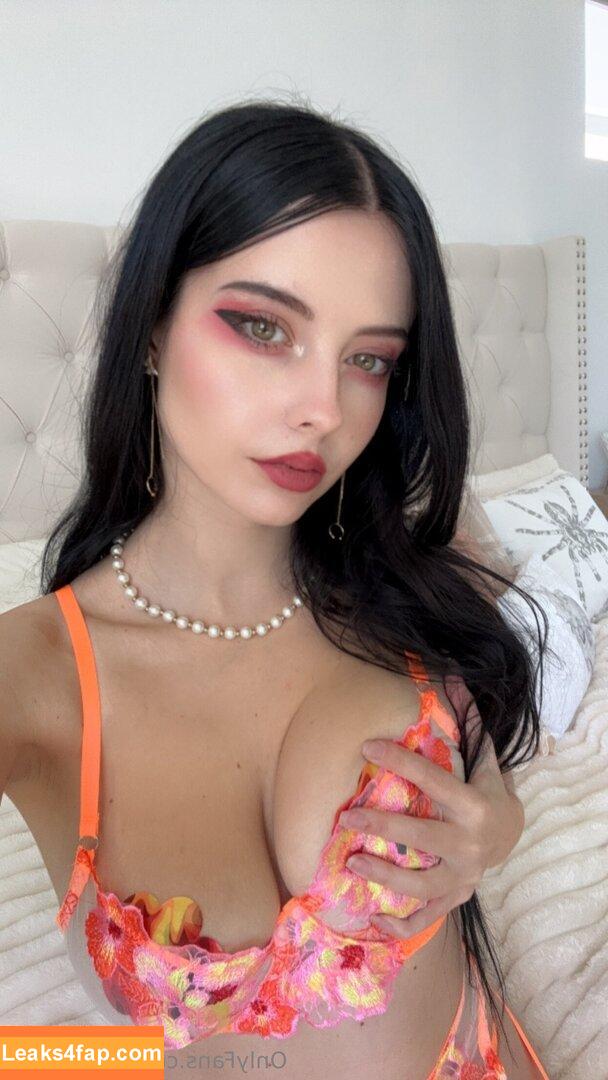 julia.burch / juliaaburch leaked photo photo #0009