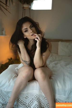 zoogirlq photo #0001
