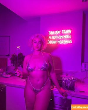 Stefania Ferrario photo #0006