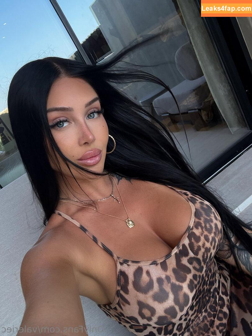 Valerie Cossette / valerie.c_ / valeriec / valeriecossett leaked photo photo #0003