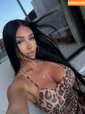 Valerie Cossette photo #0003