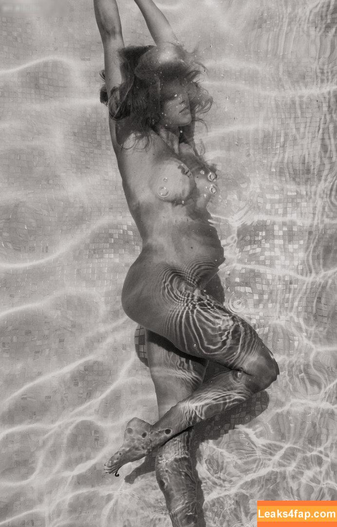 natalie_roser / Natalie Roser leaked photo photo #0029