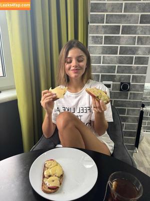 Dasha Komarova photo #0003