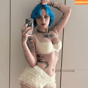 Lyra Crow photo #0015