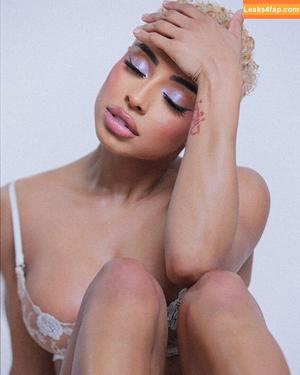 Qimmah Russo photo #0043