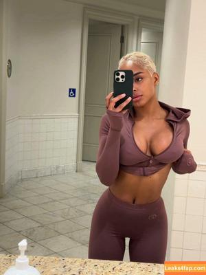 Qimmah Russo photo #0047