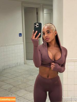Qimmah Russo photo #0049