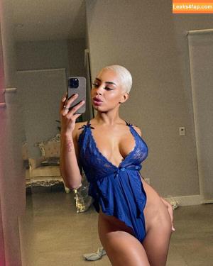 Qimmah Russo photo #0064