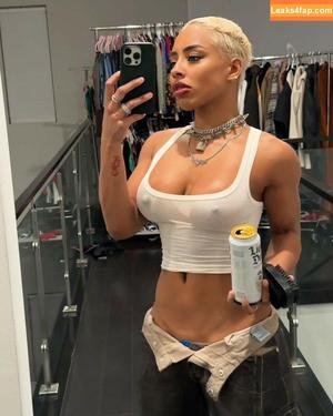 Qimmah Russo photo #0076