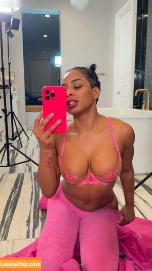 Qimmah Russo photo #0197