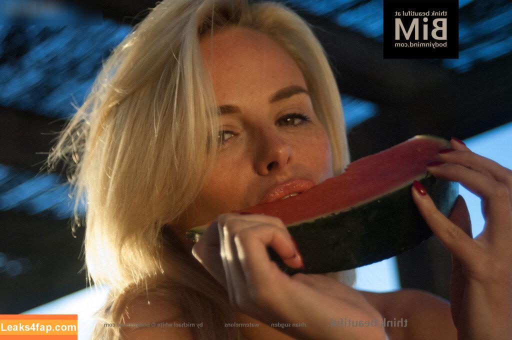 Rhian Sugden / Rhianmarie / rhiansugden / rhiansuggers слитое фото фото #0467