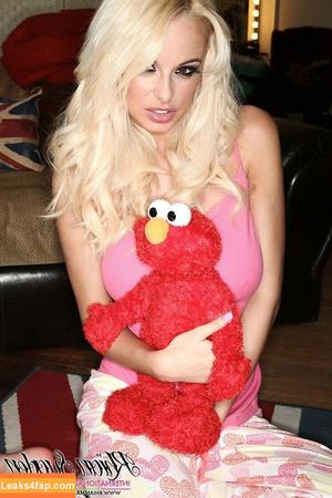 Rhian Sugden фото #0998