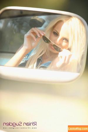 Rhian Sugden photo #1695