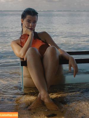 Sarah McDaniel photo #0006