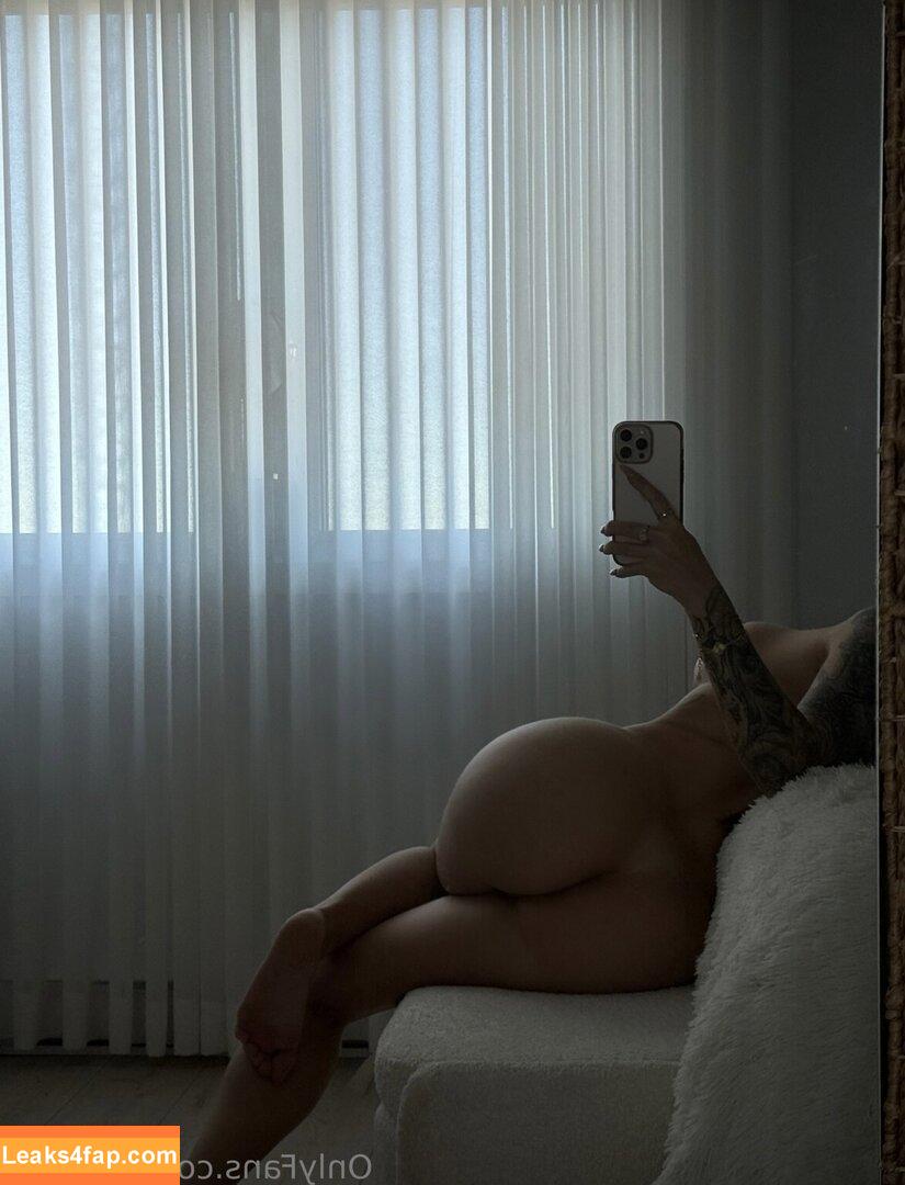 Valerie Cossette / valerie.c_ / valeriec / valeriecossett leaked photo photo #0003