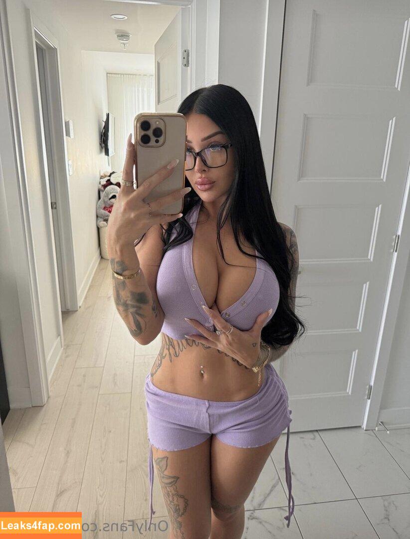 Valerie Cossette / valerie.c_ / valeriec / valeriecossett leaked photo photo #0004