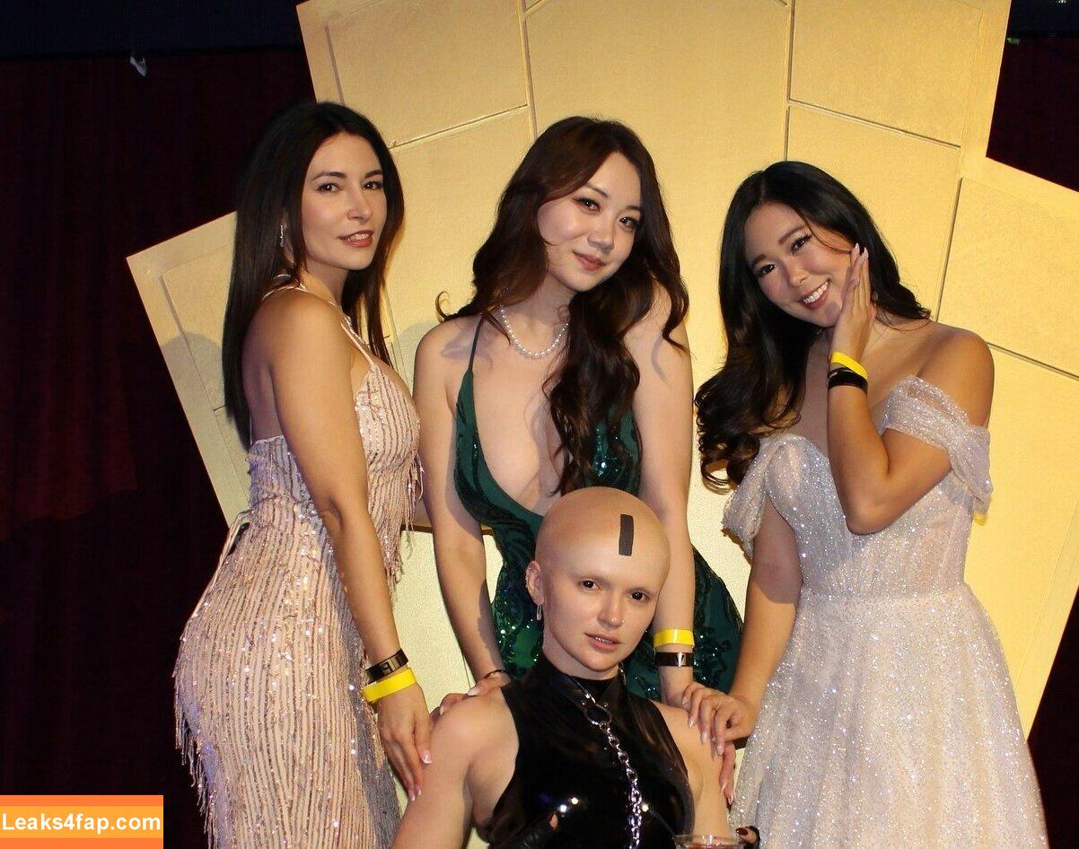 issfanfan /  leaked photo photo #0009