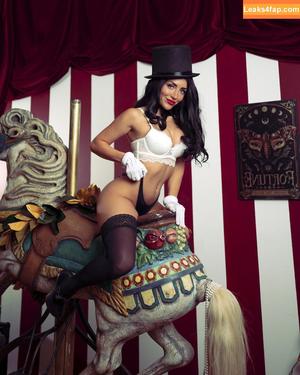 Lisa Mancini photo #0122