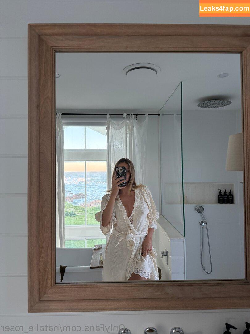 natalie_roser /  leaked photo photo #0001