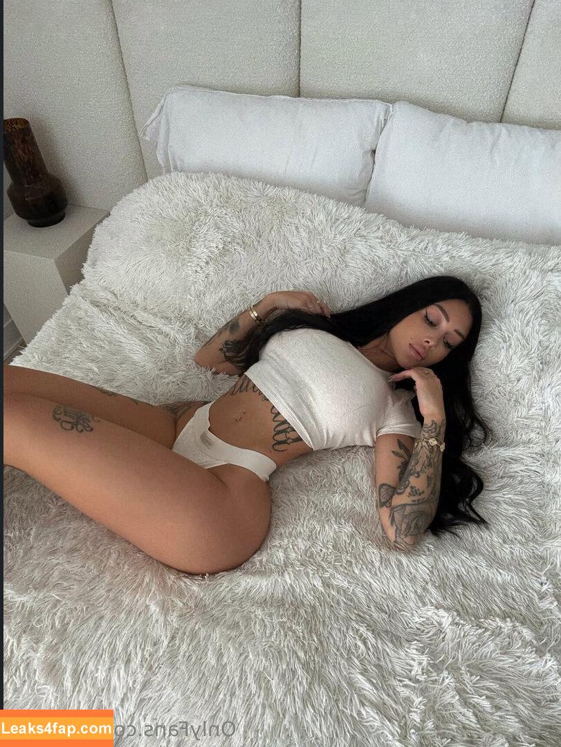 Valerie Cossette / ValerieC / valerie.c_ / valeriecossett leaked photo photo #0009