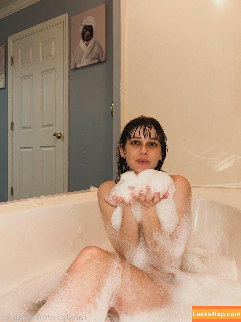 Haesicks / EMMAHIXOFFICIAL leaked photo photo #0003