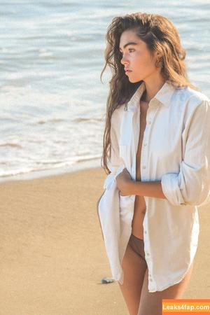 Alana Kern photo #0015