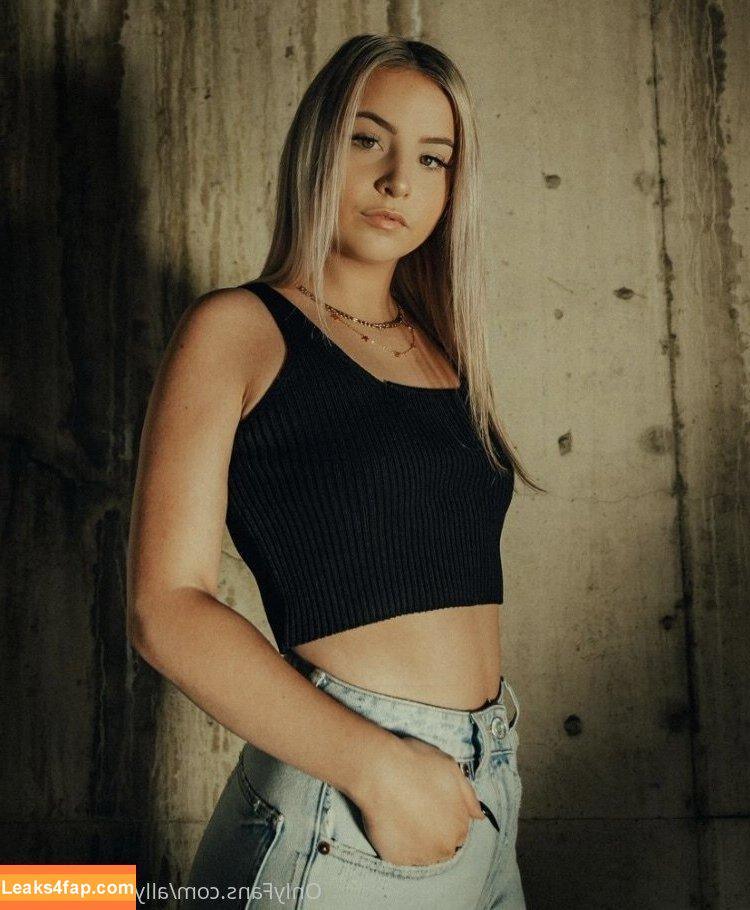allymcfarland18 / ally.mcfarlane leaked photo photo #0144