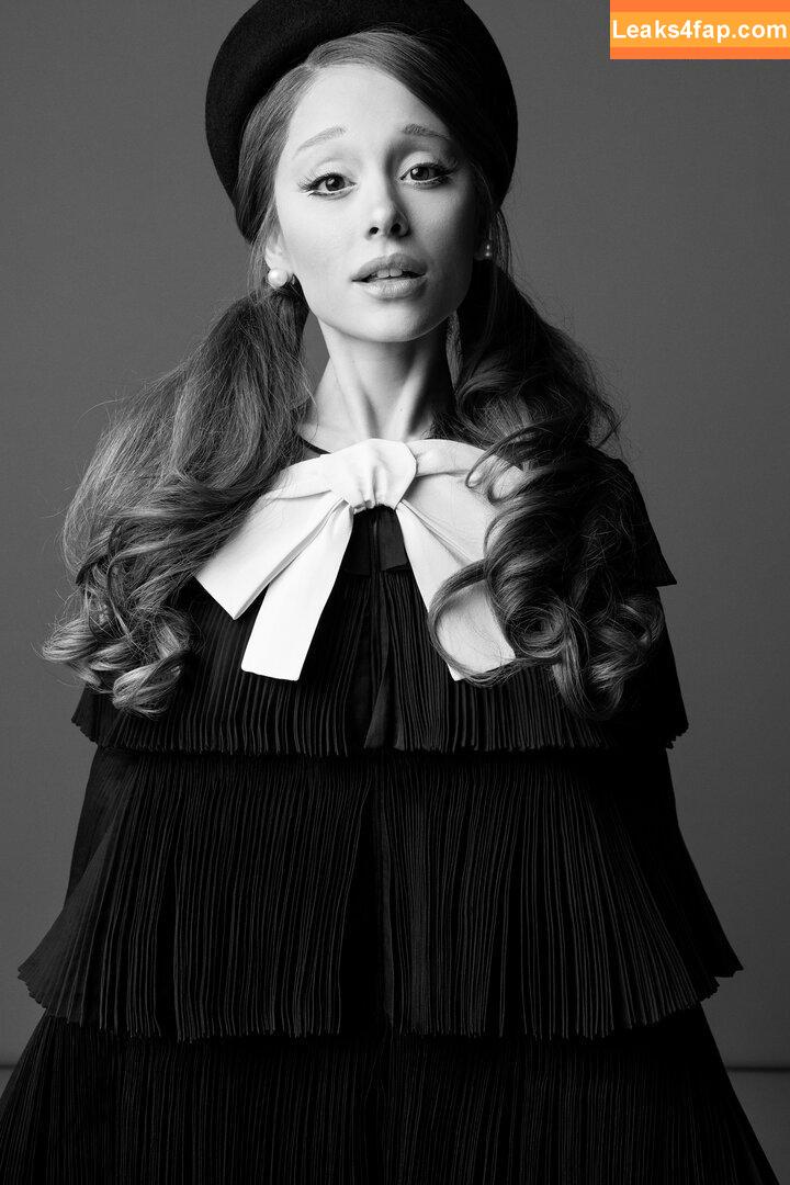 Ariana Grande / arianagrande слитое фото фото #0004