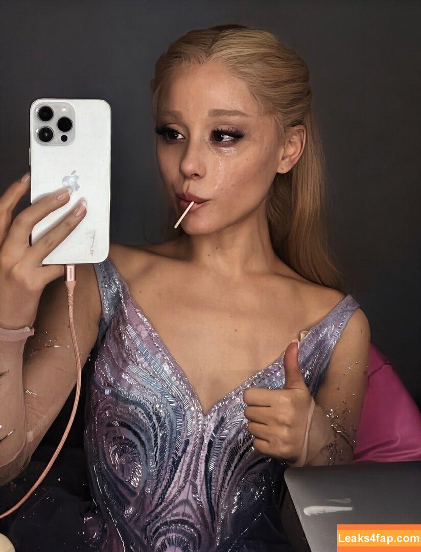 Ariana Grande / arianagrande слитое фото фото #0046