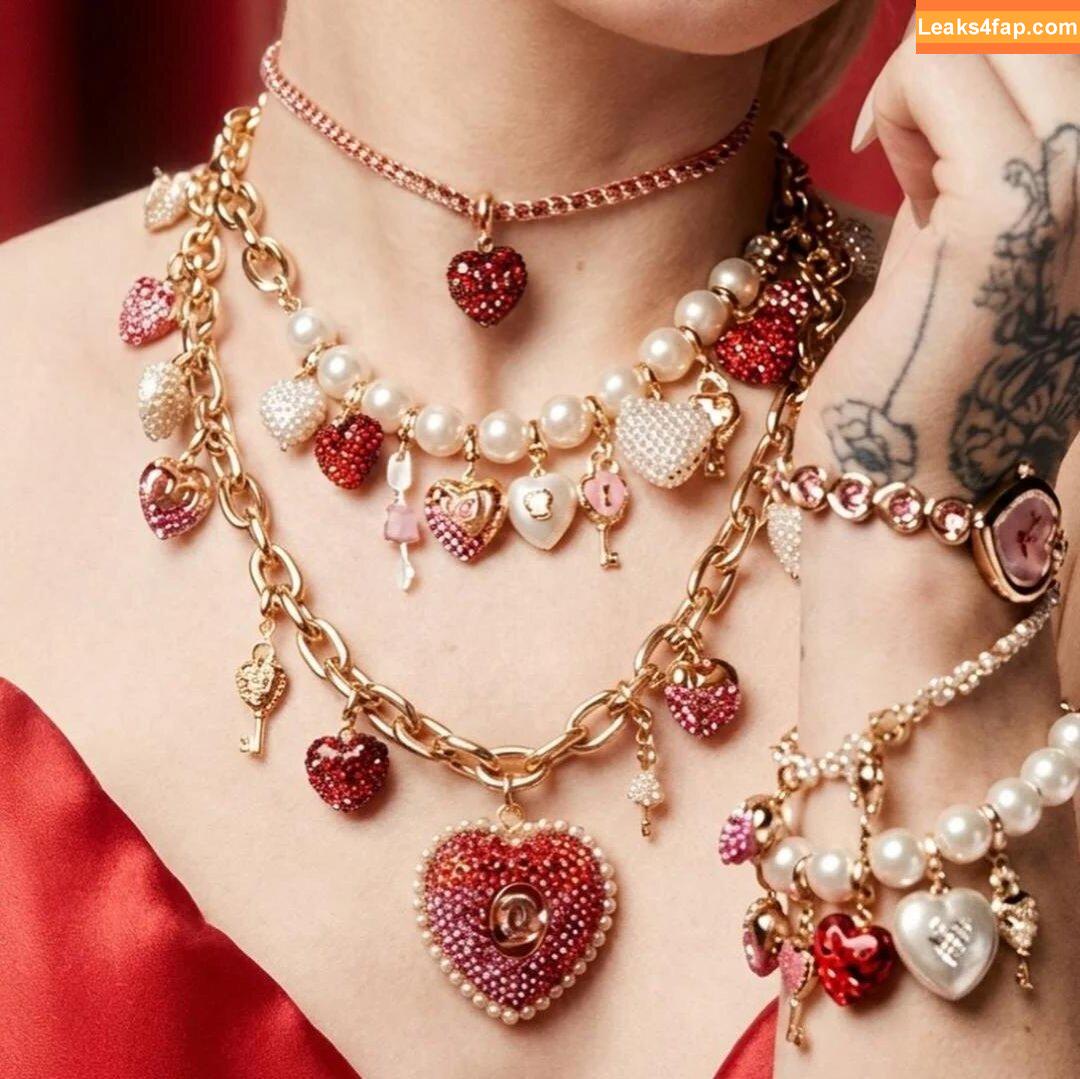 Ariana Grande / arianagrande leaked photo photo #0115