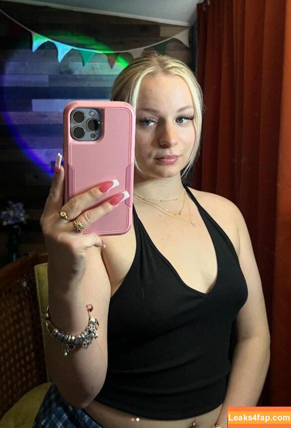Ashley Renee / ash.renee.ley / itsreneeashley / mommy.the.sadist leaked photo photo #0032