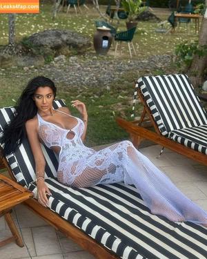 Chloe Khan photo #0385