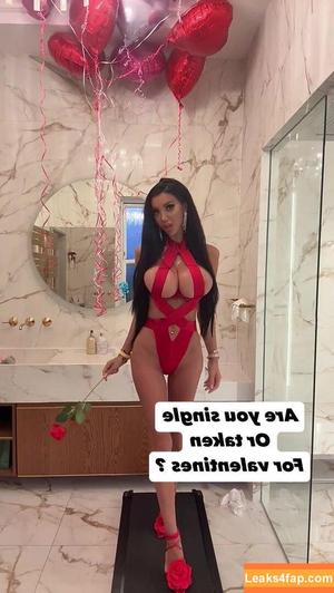 Chloe Khan photo #0404