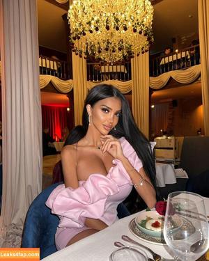 Chloe Khan photo #0418