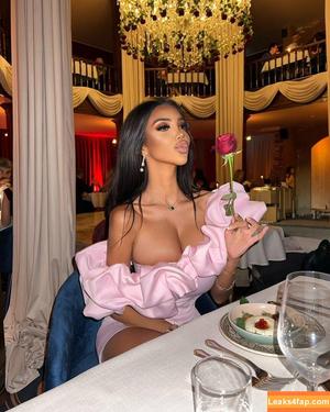 Chloe Khan photo #0420