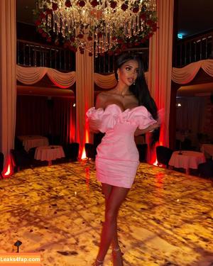 Chloe Khan photo #0422
