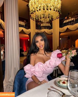 Chloe Khan photo #0423
