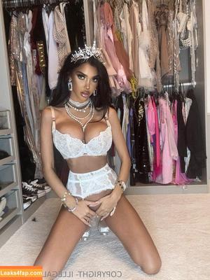 Chloe Khan photo #0521