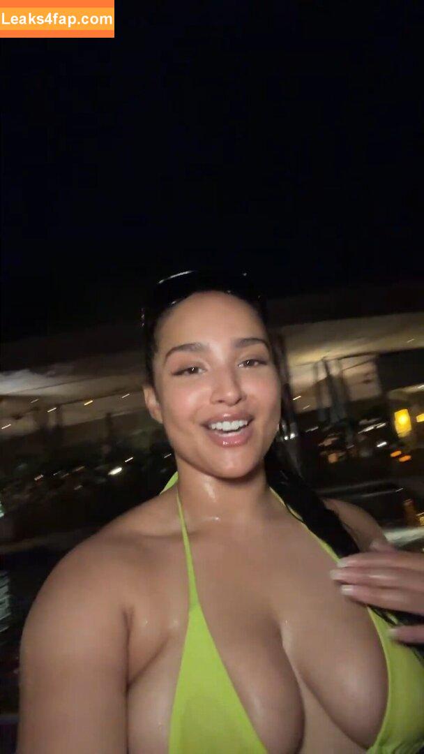Demetria Obilor /  leaked photo photo #0018