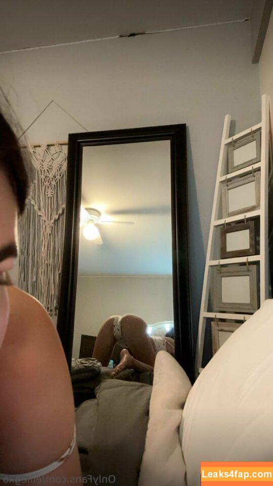 ellie.vandeel /  leaked photo photo #0012