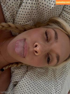 gabbiecarter photo #0015