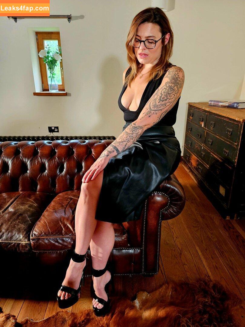 Innocenthotwifexxx / Innocenthotwife / innocent.hotwifeandhubby leaked photo photo #0123