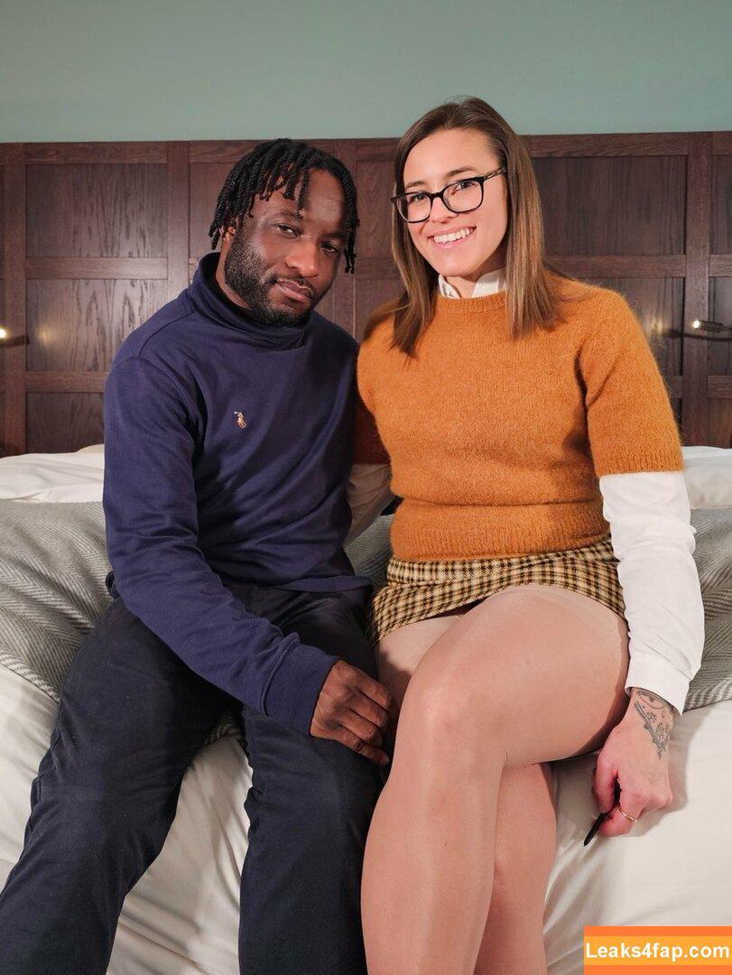 Innocenthotwifexxx / Innocenthotwife / innocent.hotwifeandhubby leaked photo photo #0271