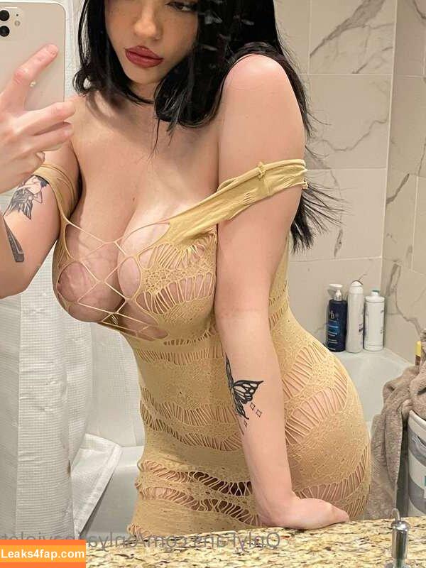 Isabel Valdez / Alina Violet / alinavioletx / onlyalinaviolet / onlybellavaldez leaked photo photo #0021