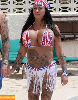 Katie Price photo #0052