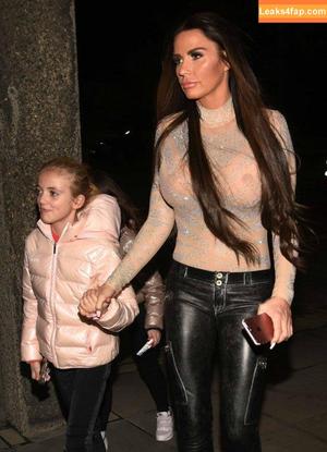 Katie Price photo #0383