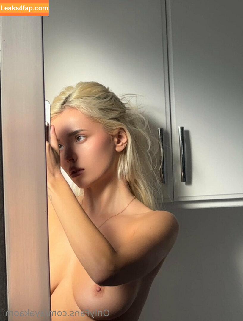 khristinabelous /  leaked photo photo #0003